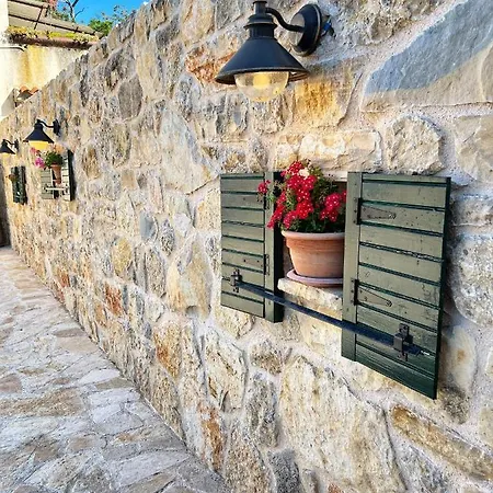 Apartament Mali Dvor Novigrad *