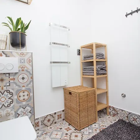 Mali Dvor Novigrad Apartament