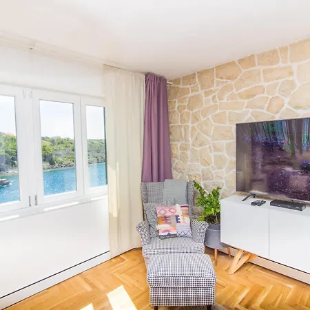 Apartament Mali Dvor Novigrad *