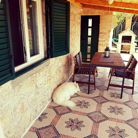 Mali Dvor Novigrad Apartament