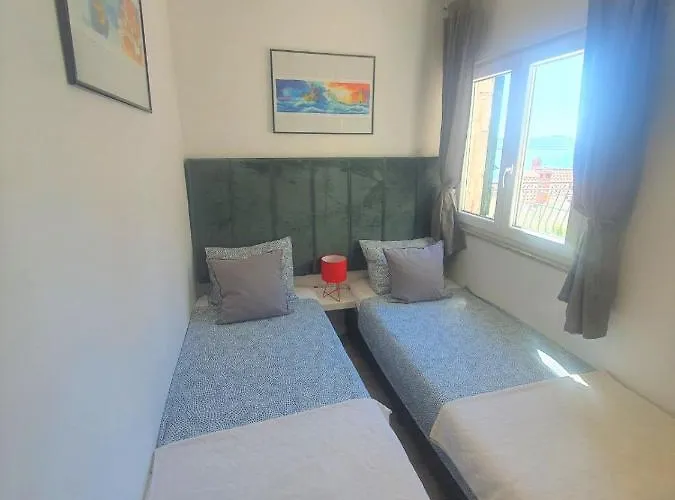 Mali Dvor Novigrad Апартаменты *