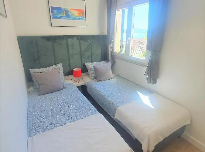 Mali Dvor Novigrad * Новиград-Далмация