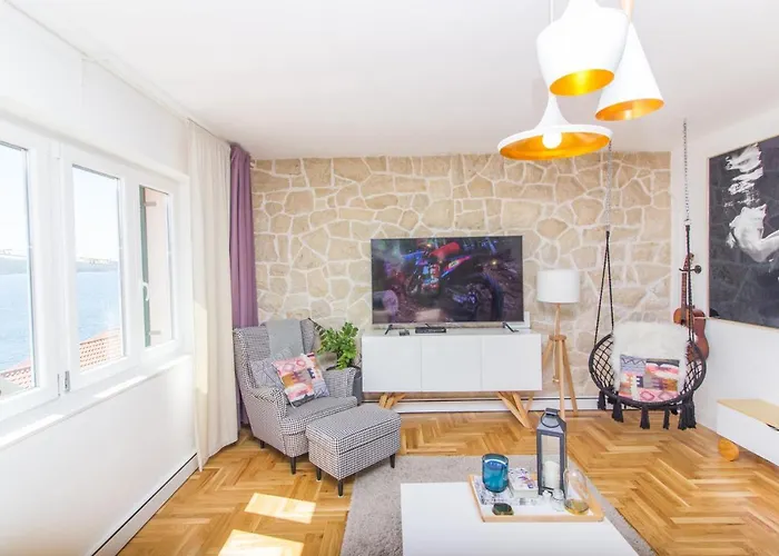 아파트 Mali Dvor Novigrad