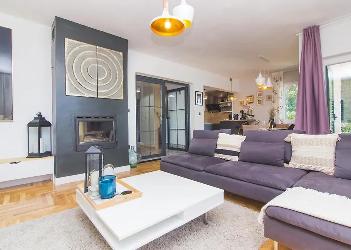 아파트 Mali Dvor Novigrad