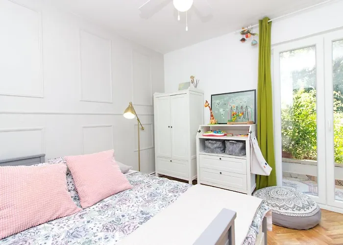 Mali Dvor Novigrad 아파트 *