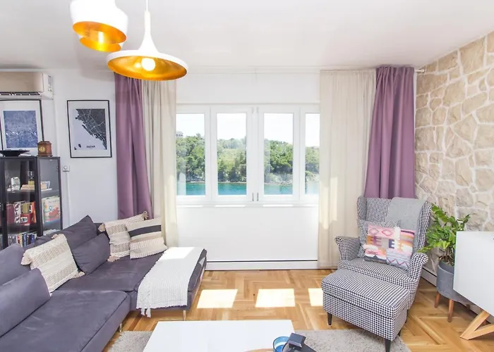 Mali Dvor Novigrad 노비그래드달마샤