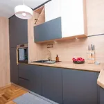 Mali Dvor Novigrad