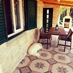 Mali Dvor Novigrad Appartement