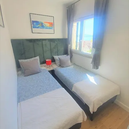 Mali Dvor Novigrad * Novigrad (Dalmatia)