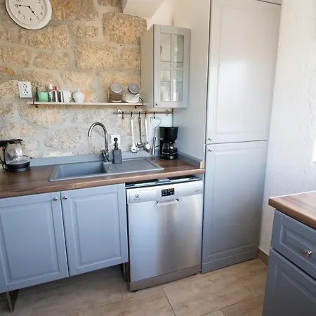 Mali Dvor Novigrad Apartamento