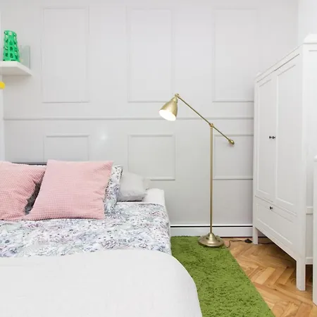 Mali Dvor Novigrad Apartment *