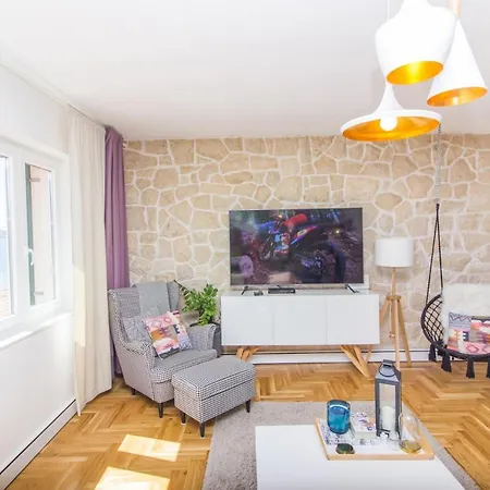 Apartment Mali Dvor Novigrad