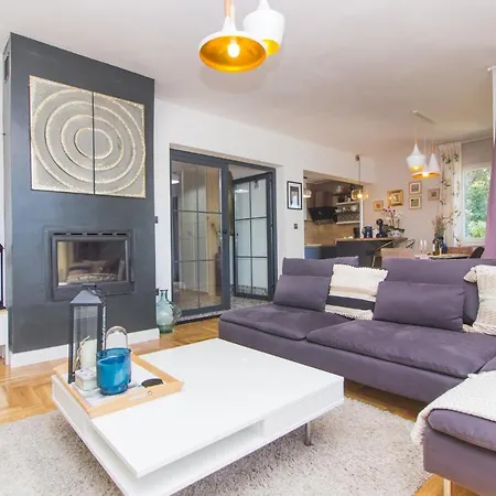 Apartment Mali Dvor Novigrad
