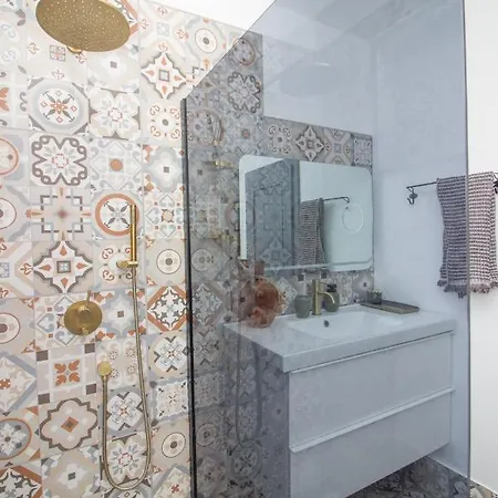 Apartment Mali Dvor Novigrad