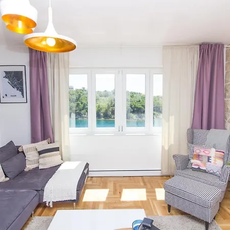 Mali Dvor Novigrad Novigrad (Dalmatia)
