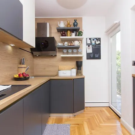 Apartment Mali Dvor Novigrad Novigrad (Dalmatia)