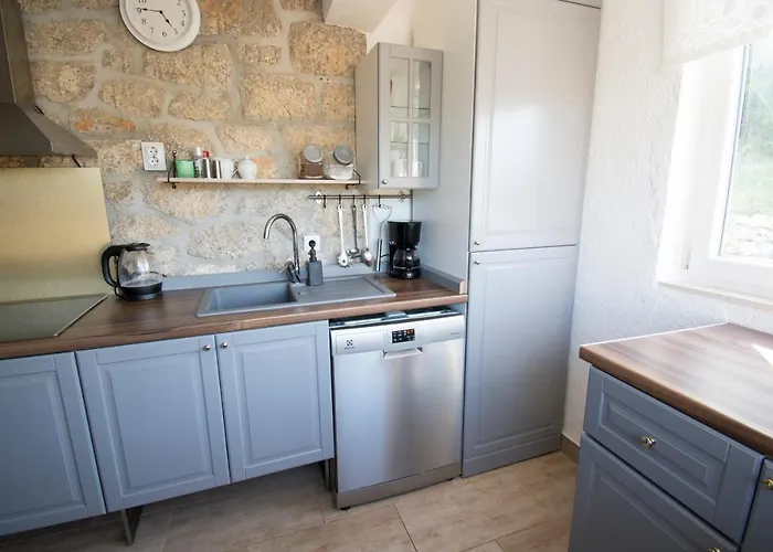 Mali Dvor Novigrad Apartman