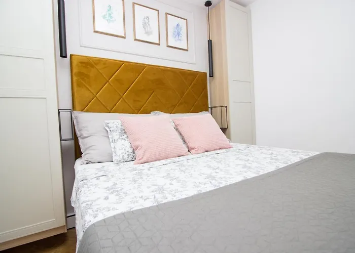 Mali Dvor Novigrad Apartman *