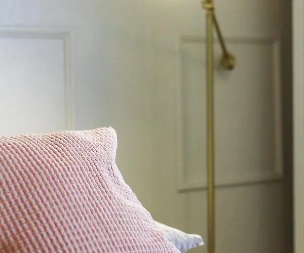 Mali Dvor Novigrad * Novigrad (Dalmatia)